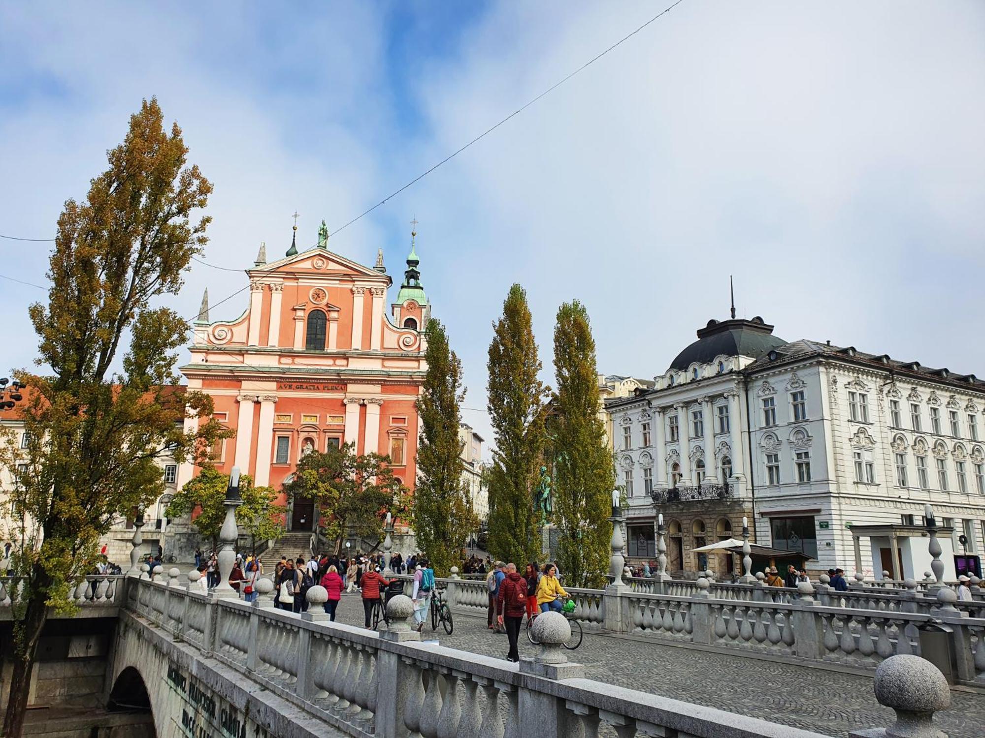 Riverside Elegance Ljubljana Buitenkant foto